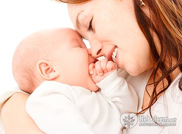 Простуду у кормящей мамы следует лечить согласно рекомендациям терапевта