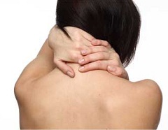 Шейный остеохондроз - одна из причин болей в шее
