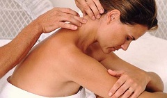 Легкий массаж - первая помощь при болях в шее