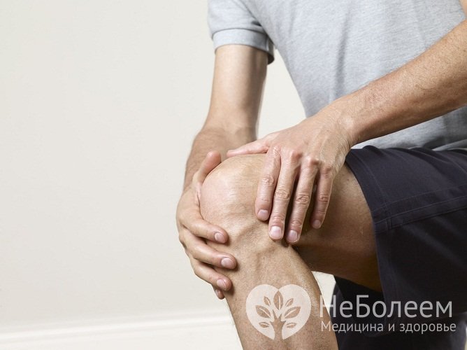 Для артроза коленного сустава характерно боль при ходьбе. Интенсивность дискомфорта зависит от стадии болезни