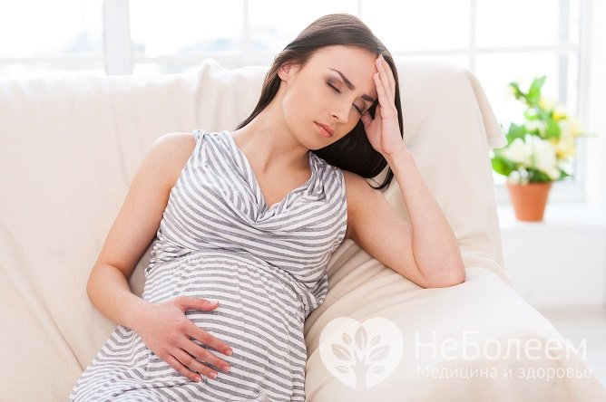 Гестоз или поздний токсикоз может возникать во второй половине беременности
