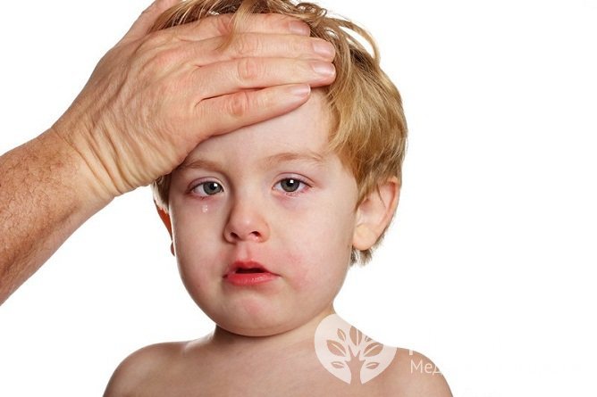 У детей хронический синусит протекает с длительной субфебрильной температурой, бледностью кожи, вялостью, апатией, снижением массы тела