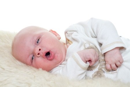 Круп у детей характеризуется обструкцией дыхательных путей и связанных с этим симптомов
