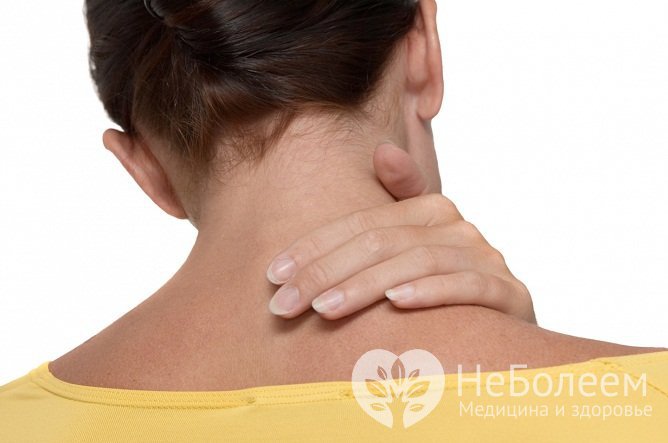 Главный симптом унковертебрального артроза – обжигающая боль при резких поворотах или наклонах шеи