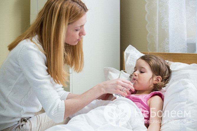 Для успешного лечения вируса Коксаки ребенку необходимо обильное питье
