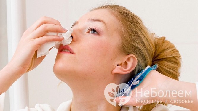 Причиной носового кровотечения может быть аллергический насморк
