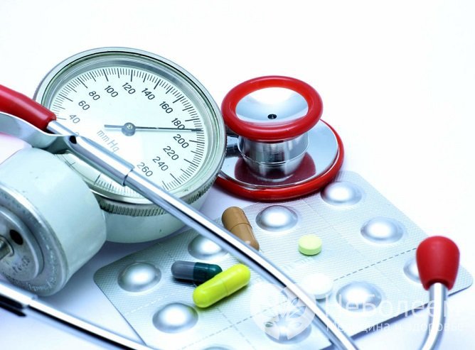Перед тем, как принимать таблетки от гипо- или гипертензии, необходимо обязательно измерить давление