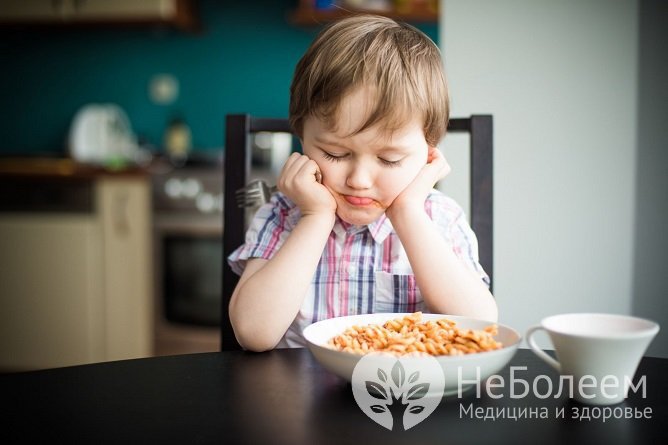 В период острого течения ангины при отсутствии аппетита заставлять ребенка кушать не рекомендуется