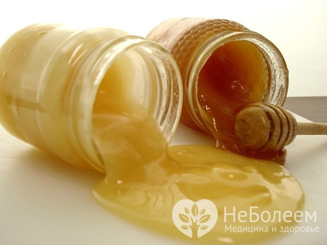 Для лечения тонзиллита методами народной медицины часто используется мед