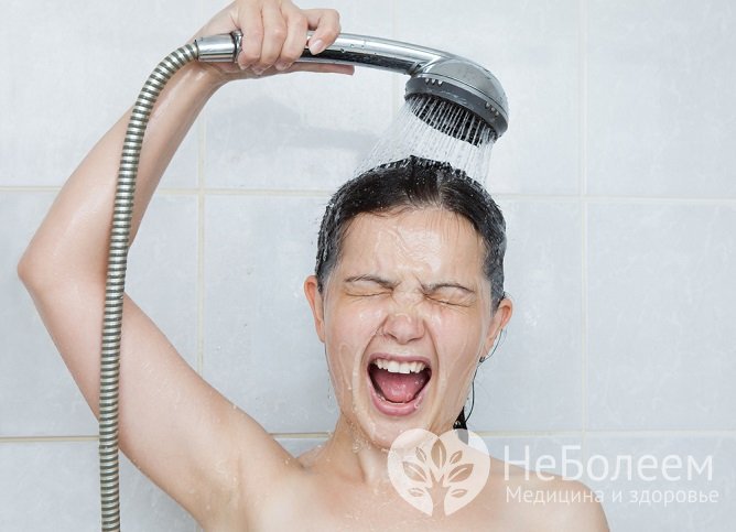 Контрастный душ - одно из лучших средств профилактики многих заболеваний, в том числе бронхита