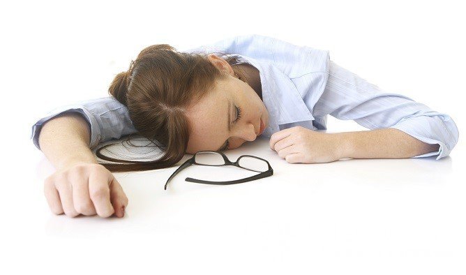 Пониженное кровяное давление проявляется вялостью, сонливостью, быстрой утомляемостью