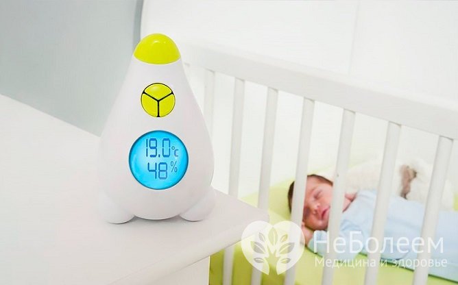 В комнате малыша необходимо поддерживать оптимальную температуру и влажность воздуха