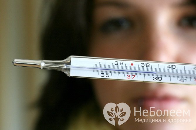 При лакунарной ангине возможно повышение температуры тела до 40 °C