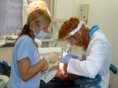 Киста на корне зуба зачастую требует хирургического вмешательства