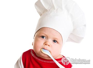 Кормление ребенка в 5 месяцев - вводить ли прикорм