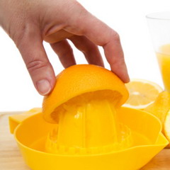 Апельсиновый сок получают из апельсина