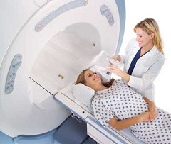 Диагностику пролактиномы проводят с помощью компьютерно-томагрофического сканирования головного мозга