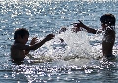 Родителям важно знать - детям в воде не свойственно молчание