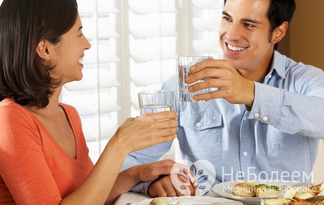 Миф 3: нельзя запивать пищу водой
