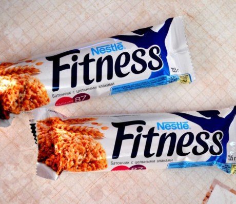 Батончик Nestle «Fitness» с цельными злаками