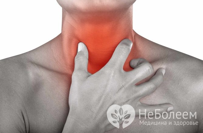Основной симптом фолликулярной ангины – острая боль в горле, усиливающаяся при глотании