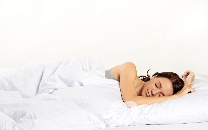 Строгий постельный режим, щадящая диета и обильное питье – непременные составляющие лечения гнойной ангины