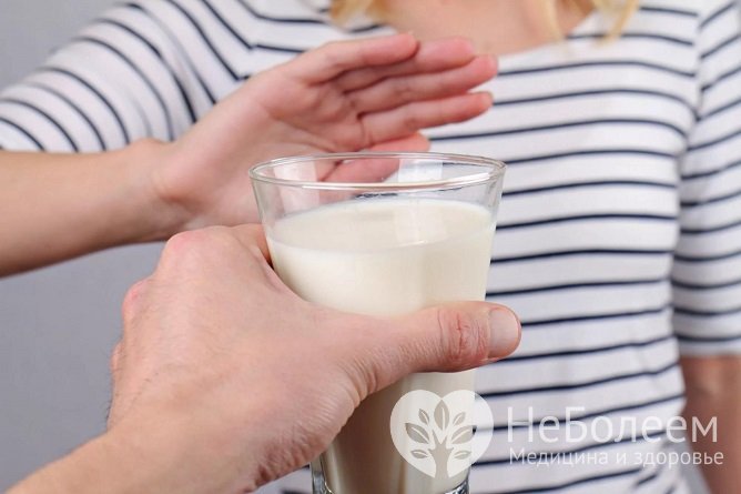 Молоко с луком не рекомендуется употреблять при заболеваниях желудочно-кишечного тракта