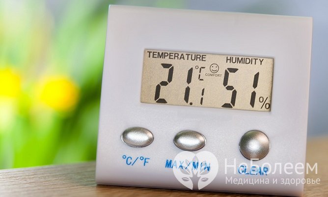 В комнате больного нужно поддерживать оптимальную температуру и влажность воздуха