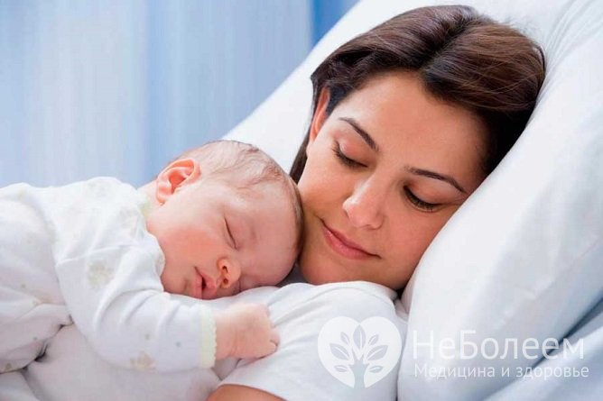Легче всего заметить чрезмерное потоотделение во время сна ребенка