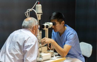 Удаление катаракты: опасна ли операция?