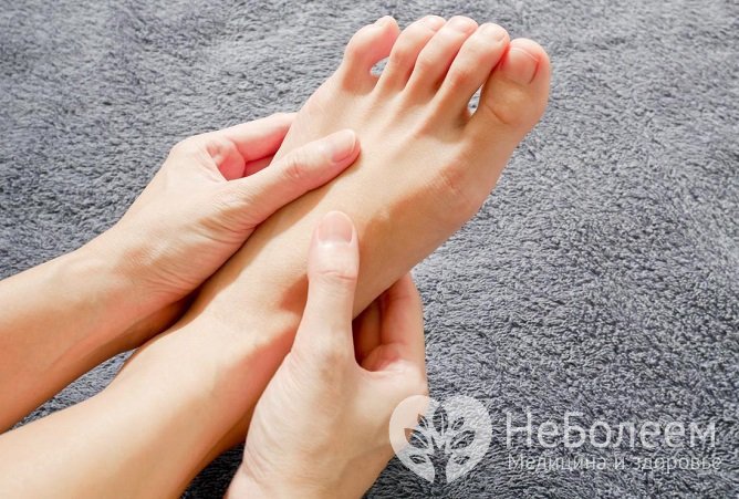 Почему немеет левая нога и что делать